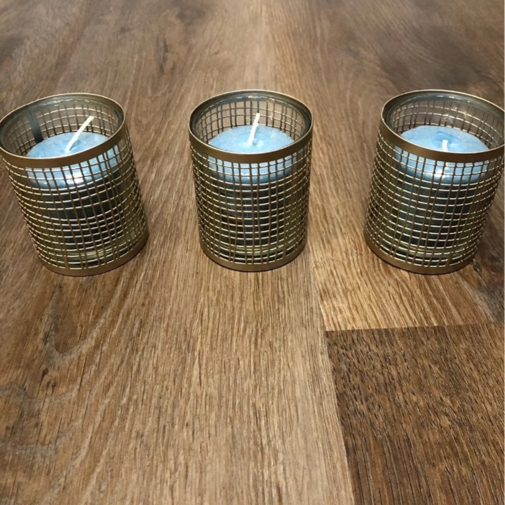 DISCONTINUED NWT Yankee Candle sampler or votive size candle holders